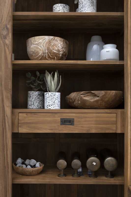 ויטרינת מדפים