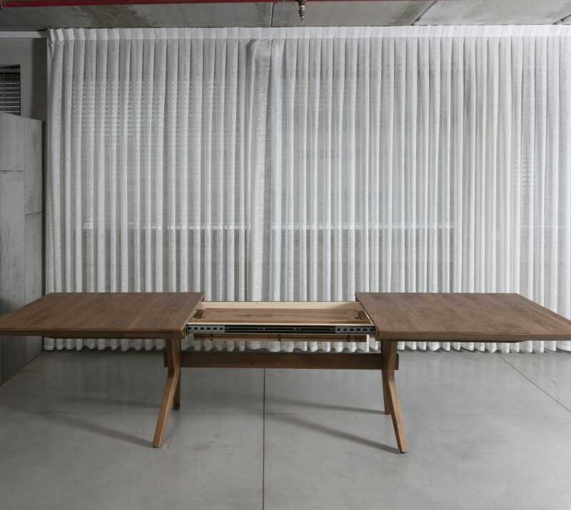 שולחן נפתח עם הרחבות