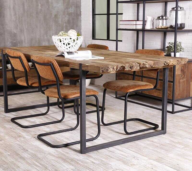 שולחן אוכל עם רגלי ברזל שולחן אוכל עם רגלי ברזל