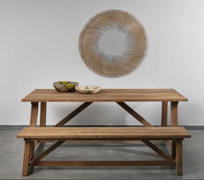 שולחן אוכל בסגנון כפרי