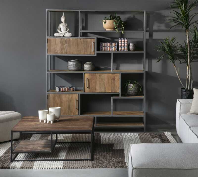 ספריה פתוחה עם דלתות ספריה פתוחה עם דלתות