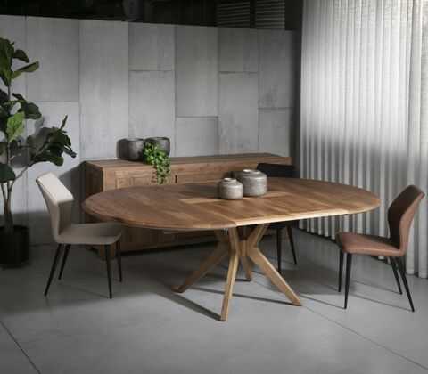 שולחן עגול עם הרחבה