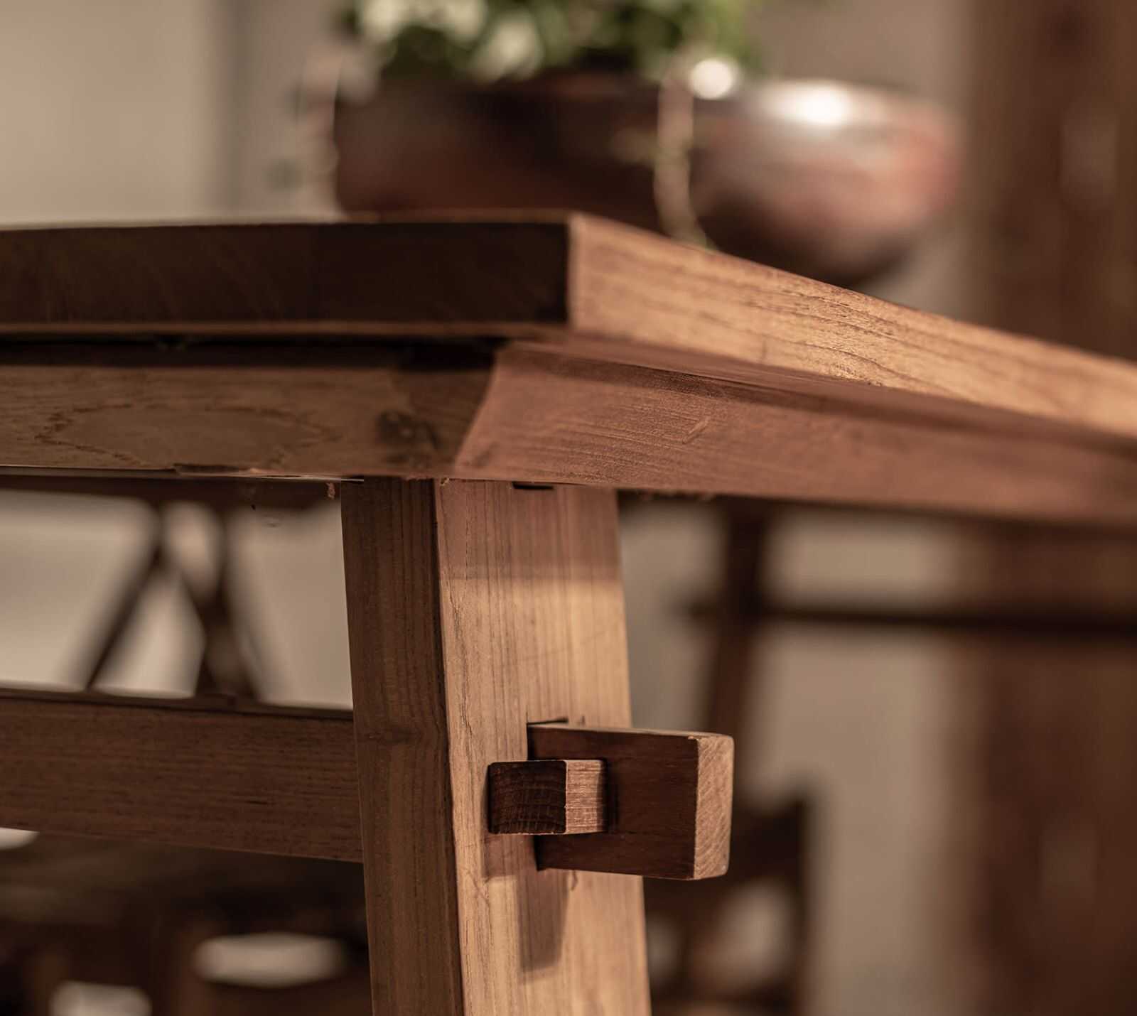 פינת אוכל מעץ