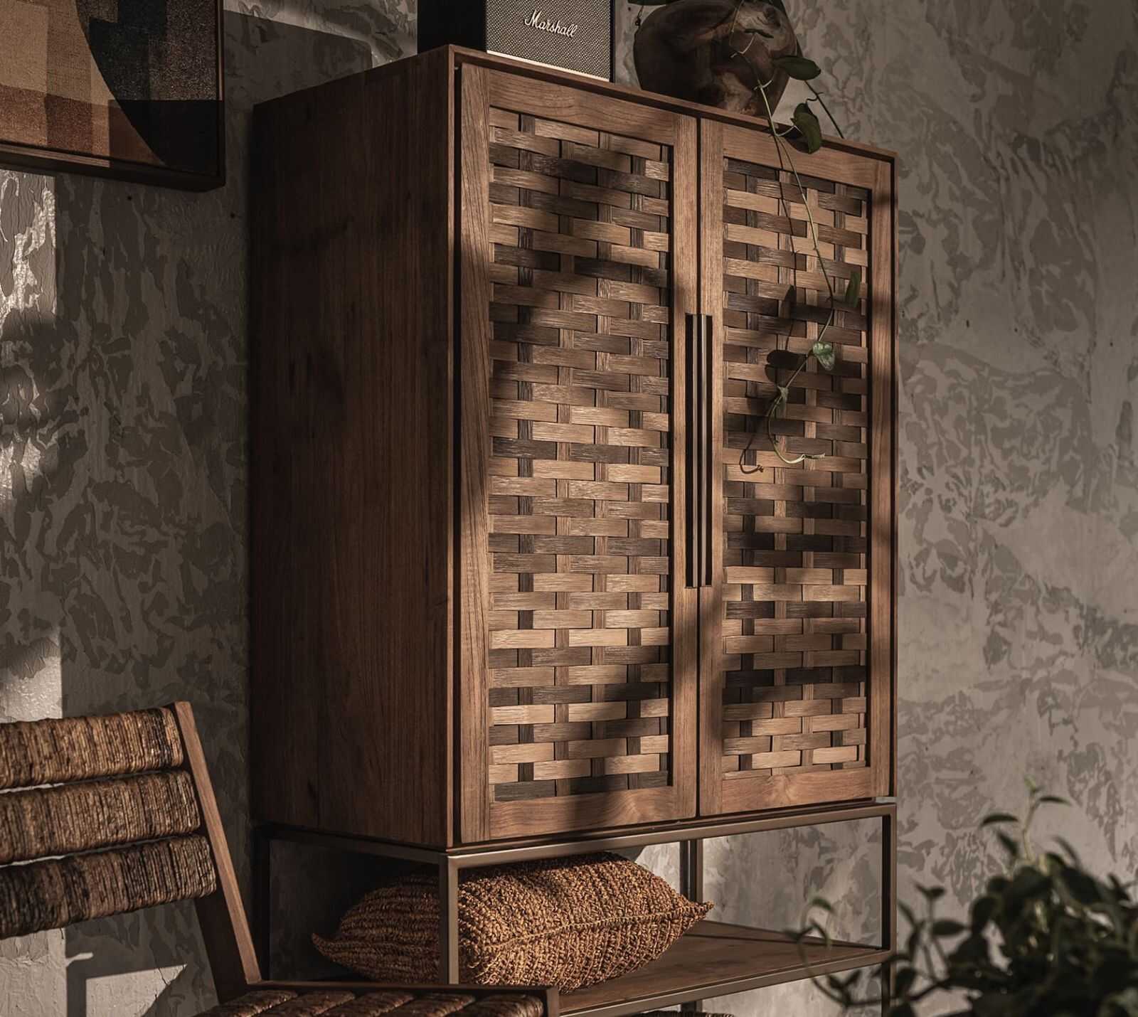 ארון מעץ מלא 2 דלתות